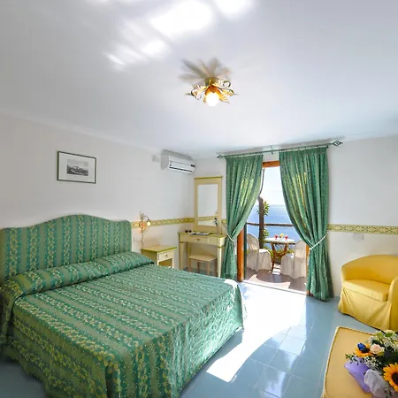 Hotel Torre Saracena